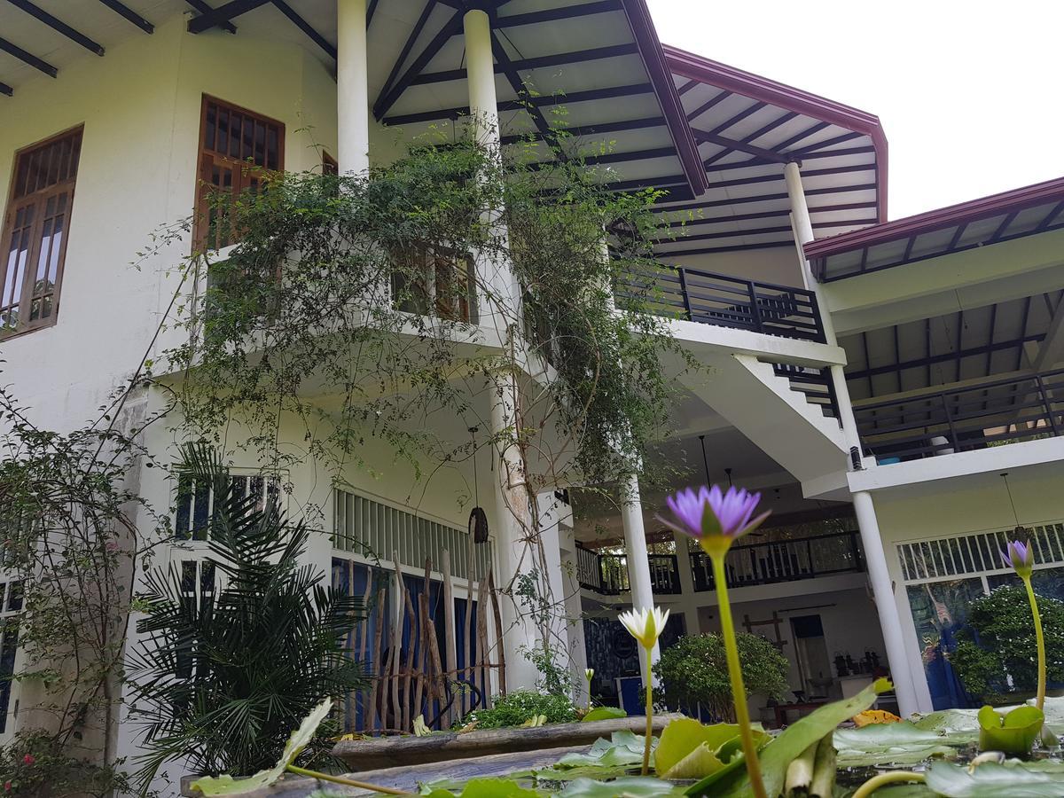 Villa Dewasiri Unawatuna Exterior photo