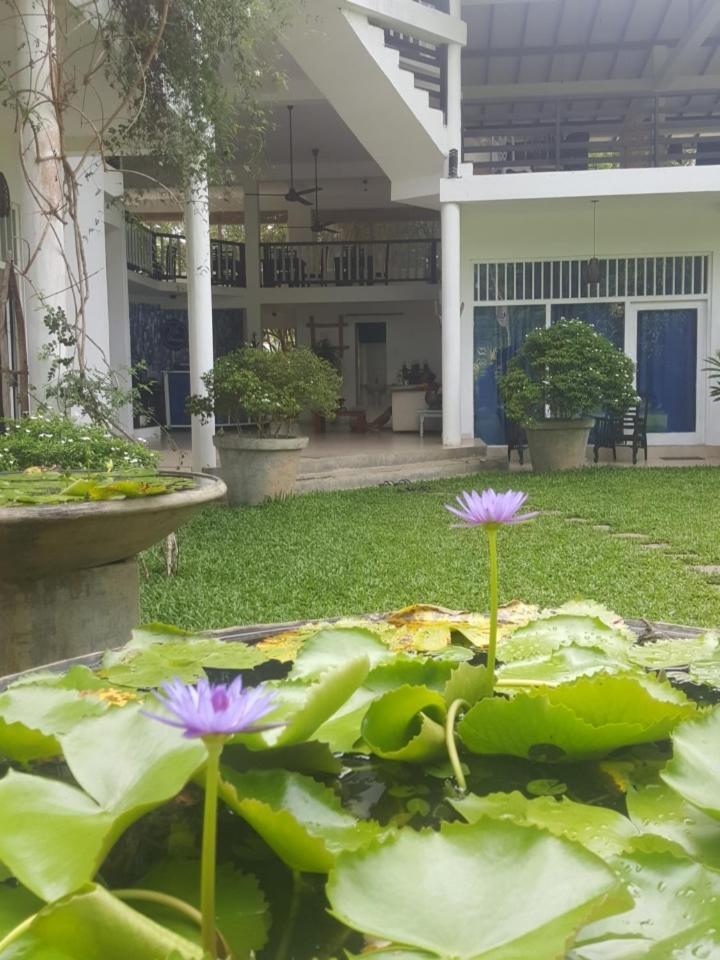 Villa Dewasiri Unawatuna Exterior photo